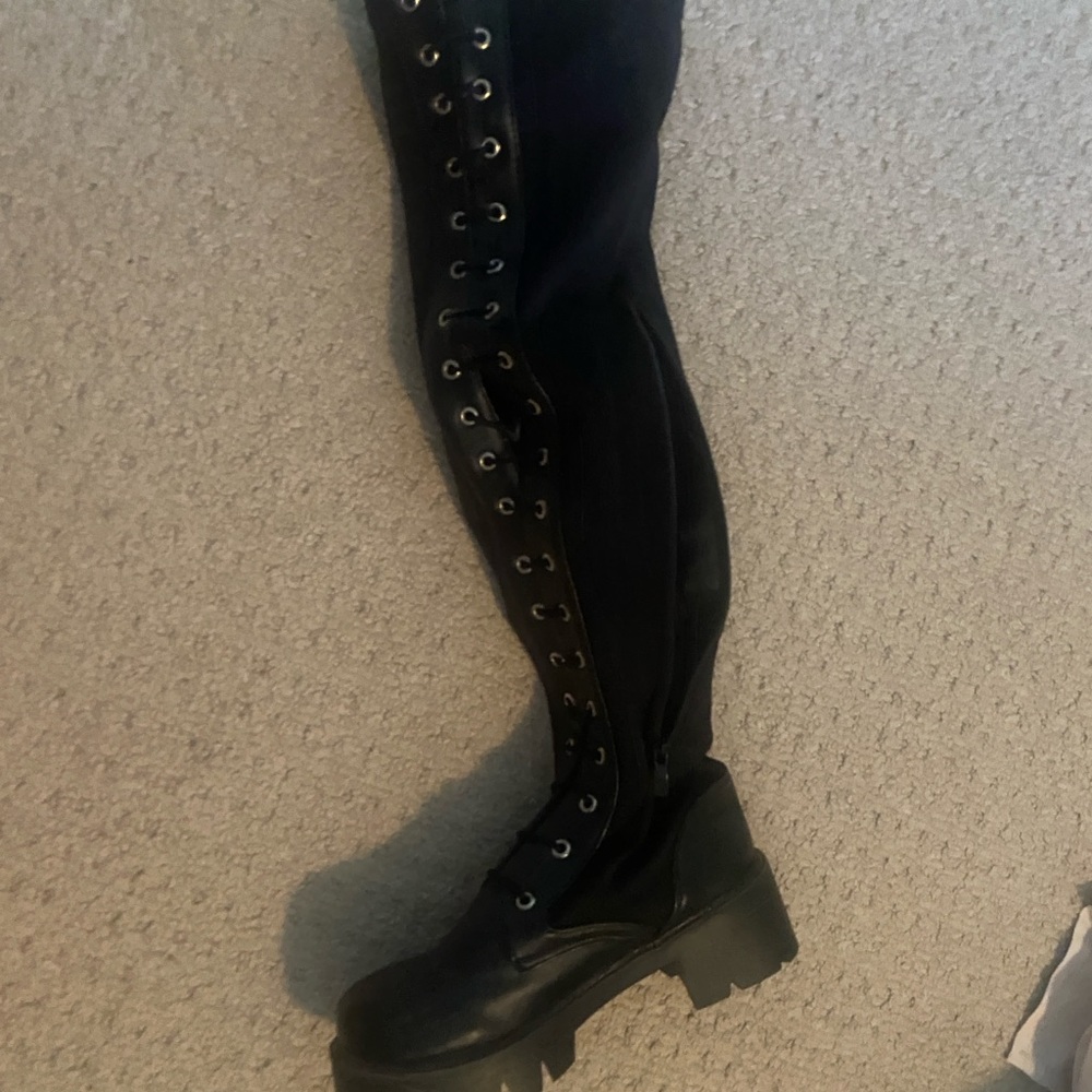 Goth Black Lace-Up over the Knee-High Boots - Picture 2 of 3